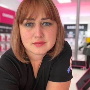 Meet your Posher, Ivett